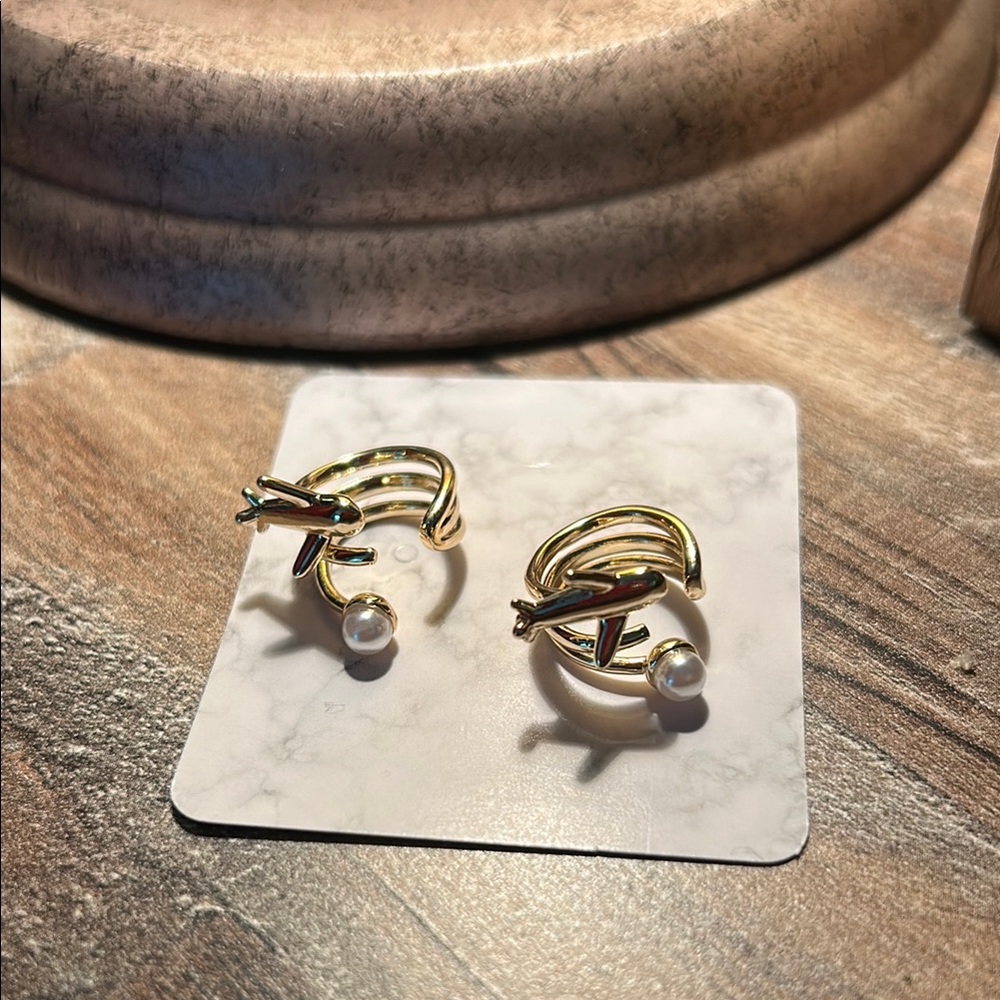 Huggie Earrings w airplane - Picture 2 of 3